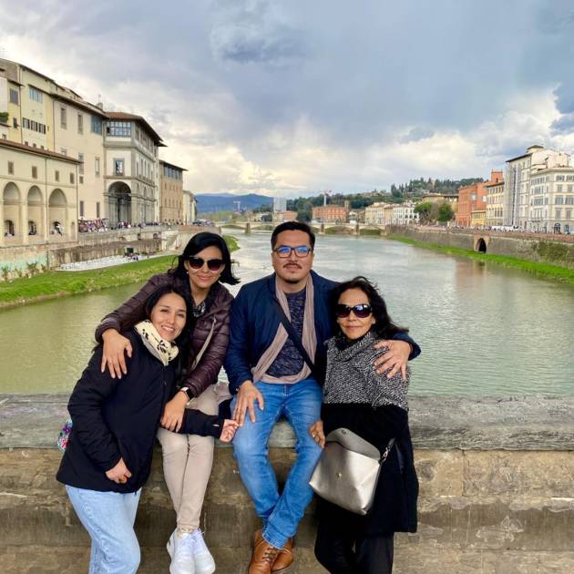 foto grupal con turistas